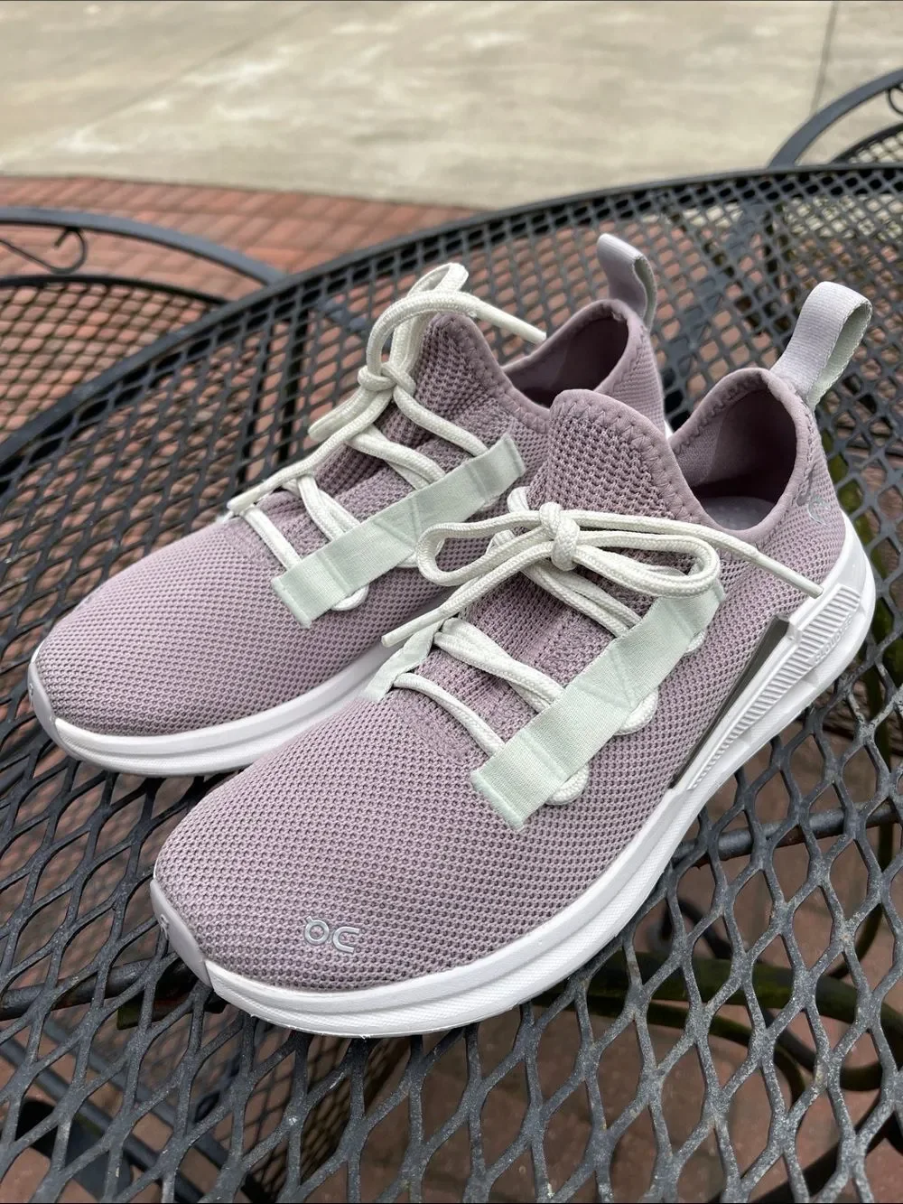 On Running brand running